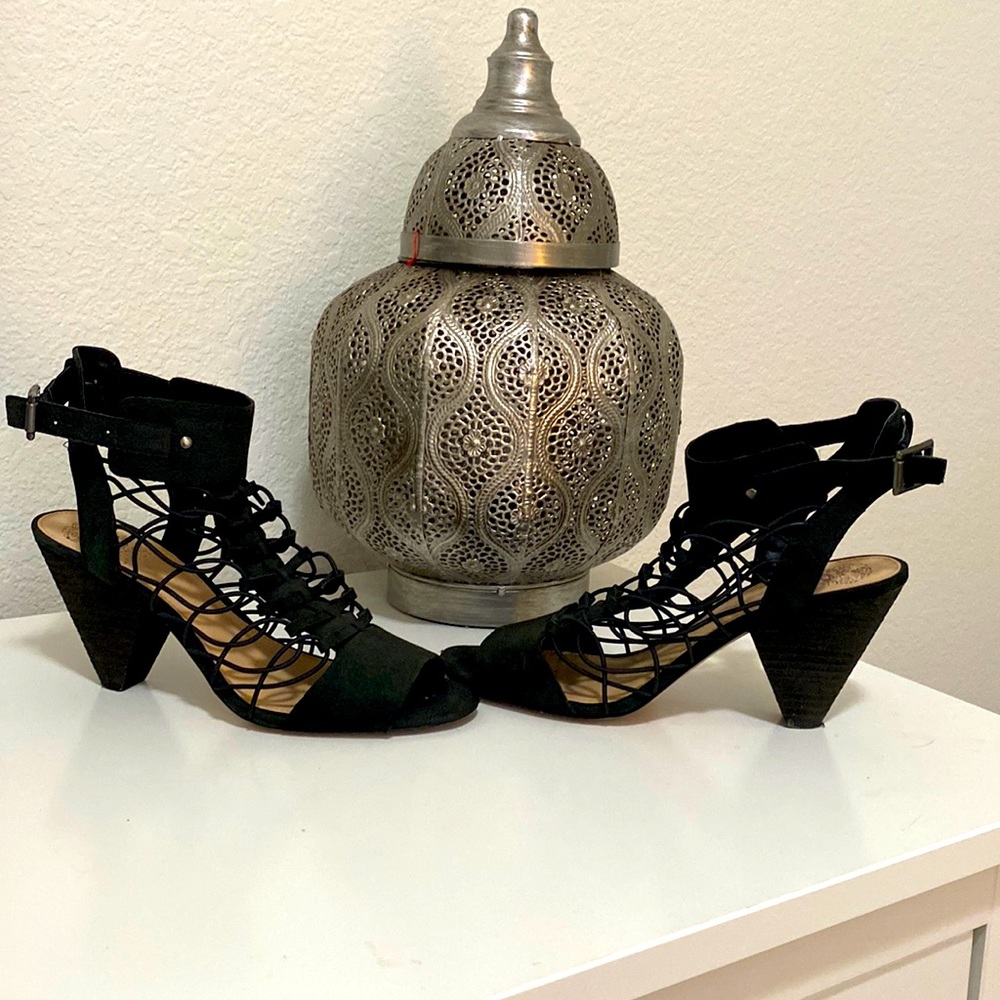 Vince Camuto strappy black heels size 10